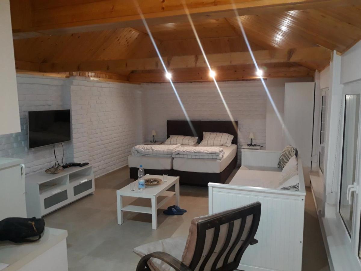 Rita Apartman & Studio Зренянин Экстерьер фото